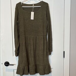 Green Ribbed Midi Dress. B9